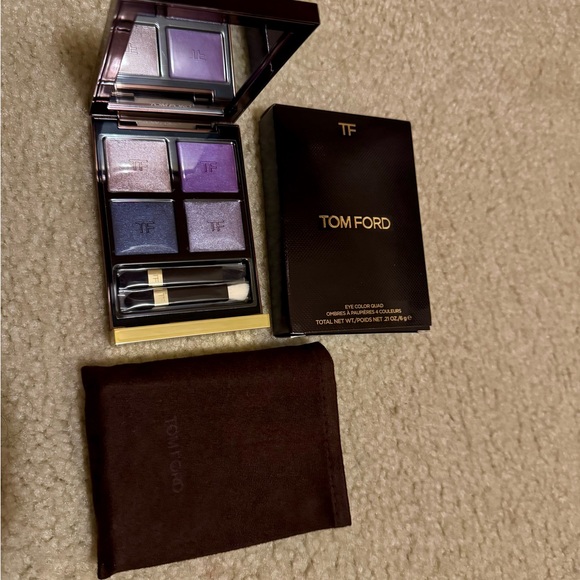 Tom Ford Eye Color Quad 28 DayDREAM - Purple Shades - Picture 2 of 4